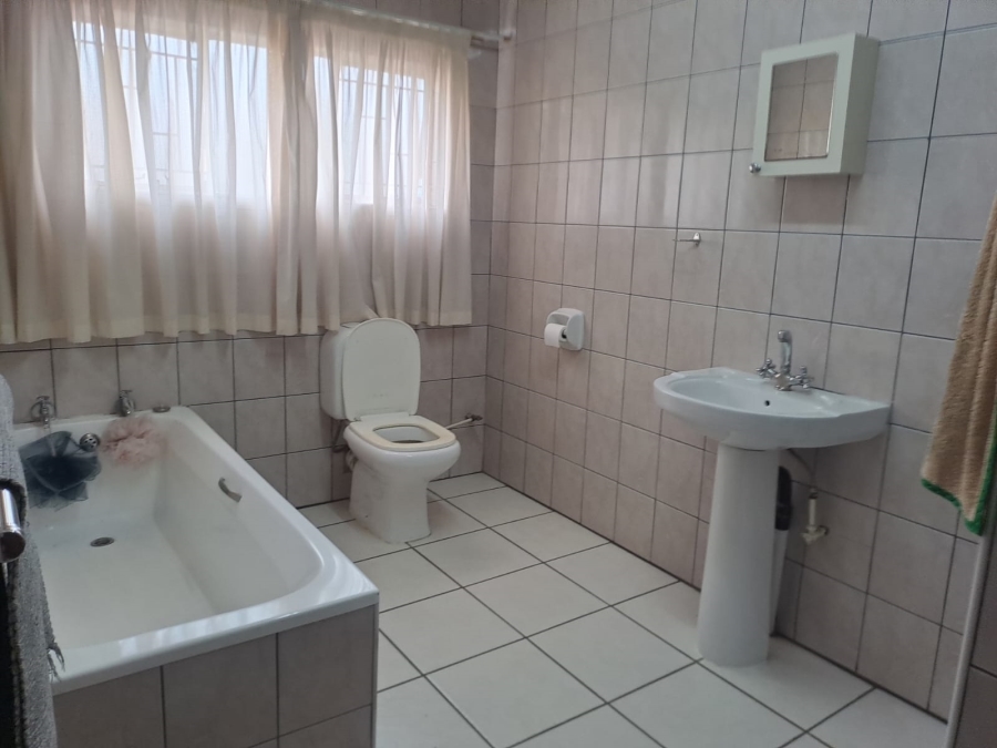 15 Bedroom Property for Sale in Oos Einde North West